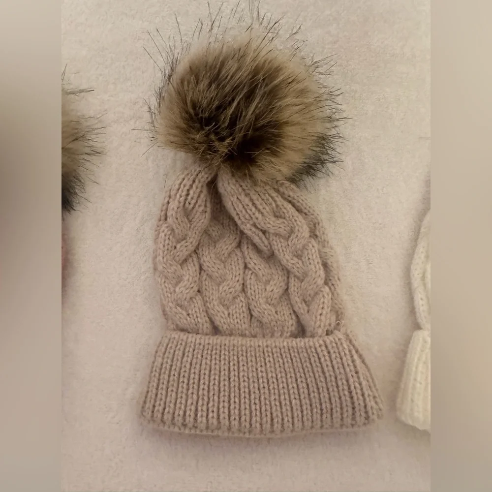 POM POM WINTER HAT NWOT